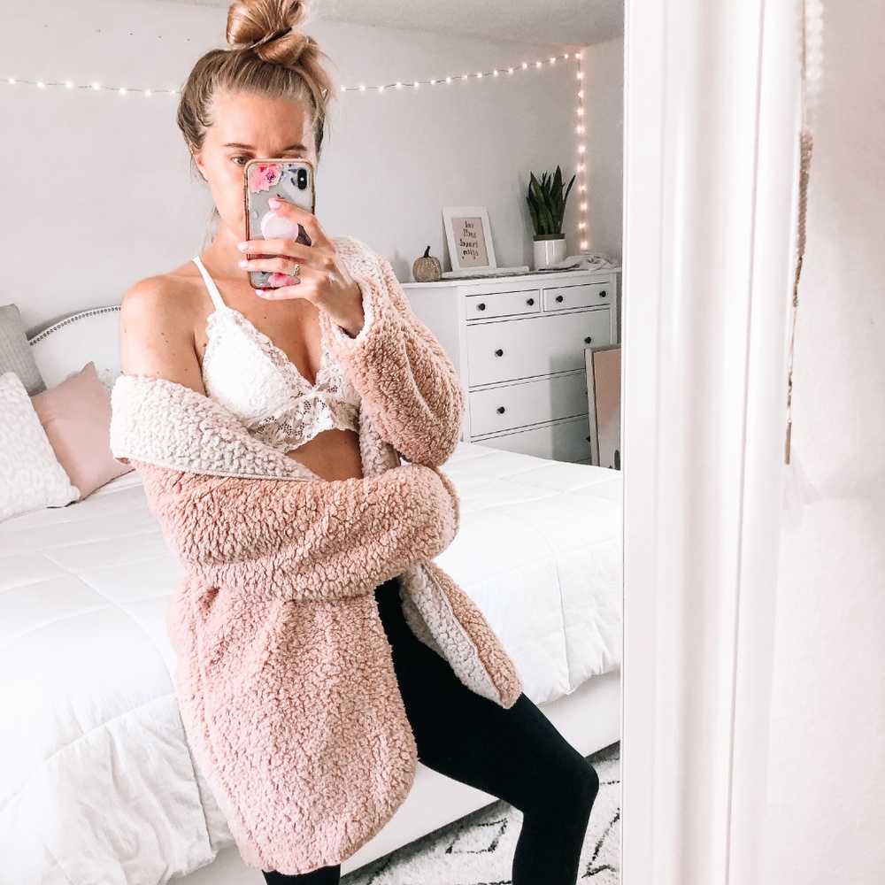 Reversible Sherpa Pink Pocket Cardigan Jacket - Picture 4 of 8